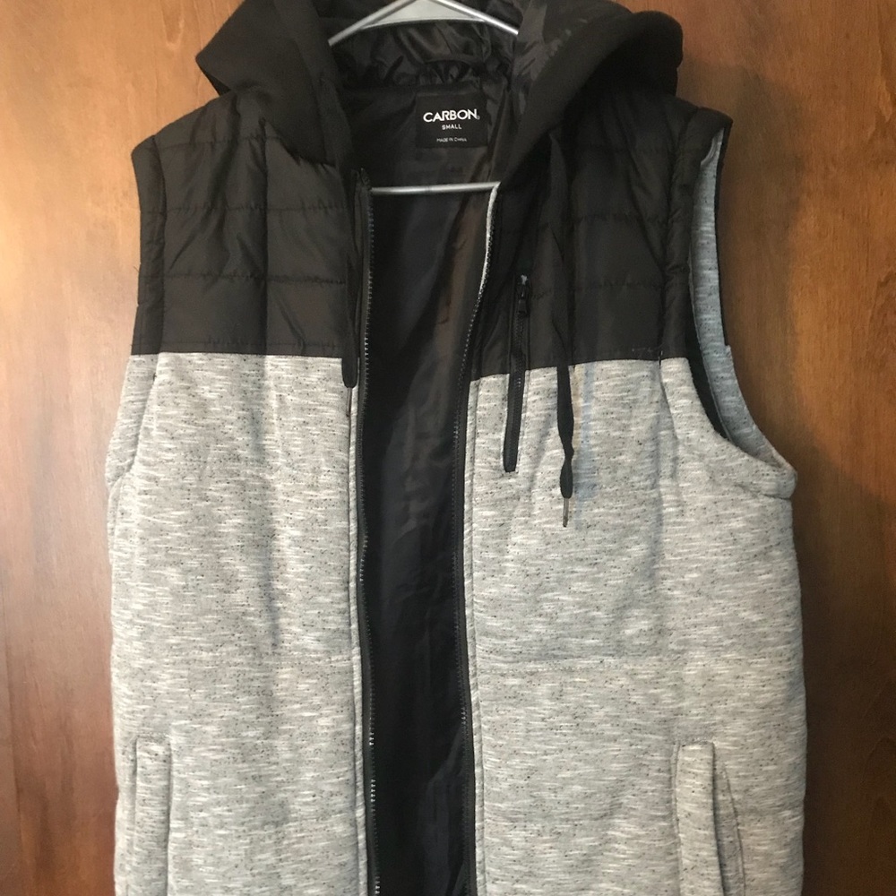Puffy men’s grey and black vest
